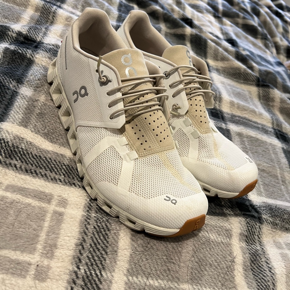 Women’s “sand” on clouds